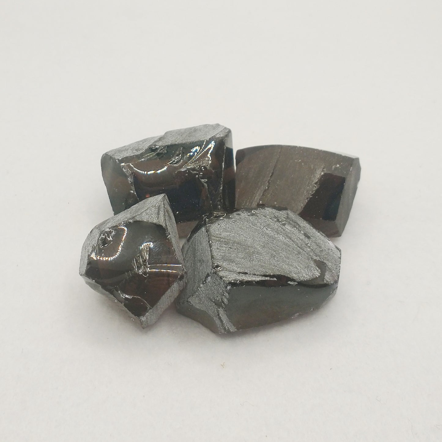 Color-Change NZ-4 Simulated Alexandrite Nanosital Lab Created Synthetic Faceting Rough